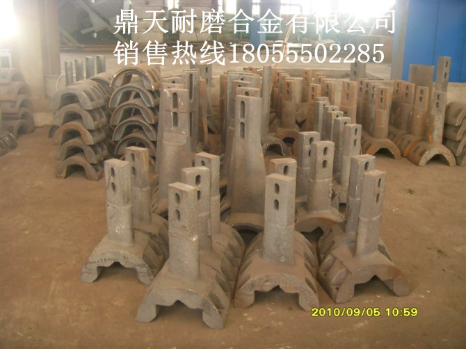 南方路機2000C商泥混站中葉片，側刮刀、左右攪拌臂火熱銷(xiāo)售中