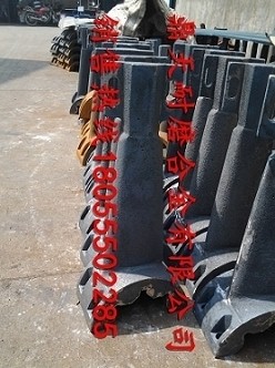 南方路機2000D1攪拌配件生產(chǎn)廠(chǎng)家，特高鉻葉片、口襯板、攪拌臂廠(chǎng)